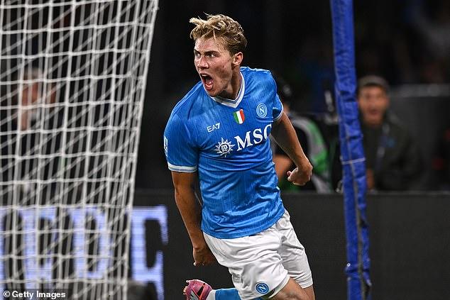 ‘ผี’ เร่งดีลขายขาด ‘ฮอยลุนด์’ ปีใหม่