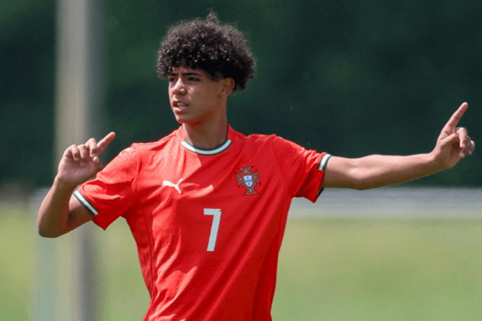 ‘ลูกชายโด้’ ลงนัดแรกให้ฝอยทองยู-16