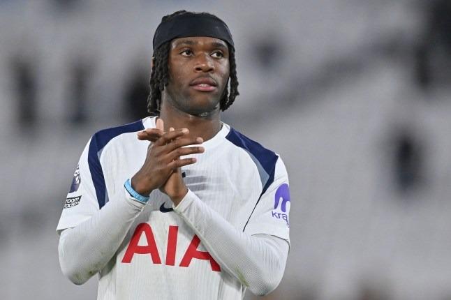 ไก่เฟิร์ม ‘อูโดกี้’ แข้งปริศนาถูกเอเยนต์ชักปืนขู่