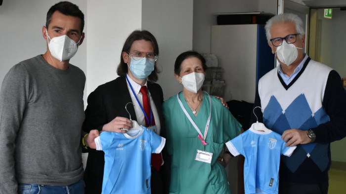 เพิ่มแฟนบอล! ‘ซาน มาริโน่’ มอบเสื้อทีมให้ทารกทุกคน