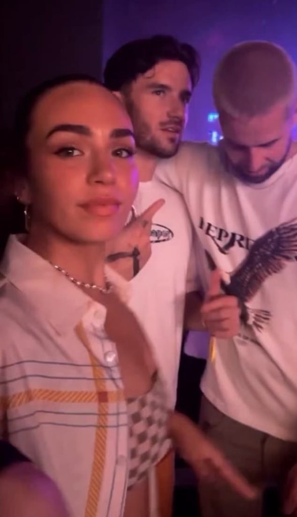 ฮั่นแน่! ‘ชิลเวลล์’ แอบเดตดาว IG ออสซี่