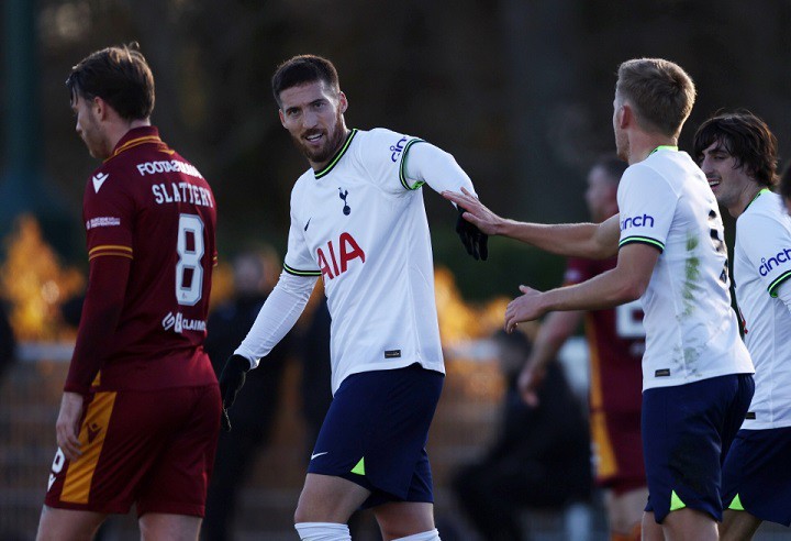 ‘โดเฮอร์ตี้’ เบิ้ลพาไก่อุ่นเกือกตบมาเธอร์เวลล์ 4-0