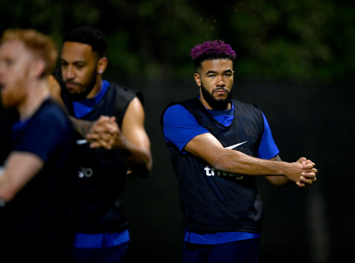 ซ้อมได้แล้ว! เผยคลิป ‘เจมส์’ ร่วมแข้งสิงห์ฝึกโหม่งชนคาน