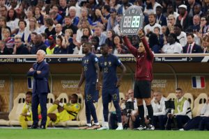 ซาฮาเตือน ‘ตูราม,มูอานี่’ คิดให้ดีหากจะซบผี