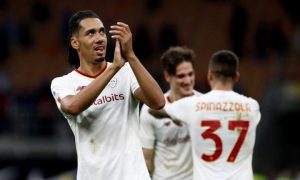 แผล่บๆ! ‘สมอลลิ่ง’ รับเป็นเกียรติได้เล่นให้โรม่า