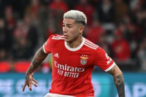 ชมิดท์มั่น ‘เอ็นโซ่’ อยู่ต่อ แม้สิงห์รื้อแผนล่า