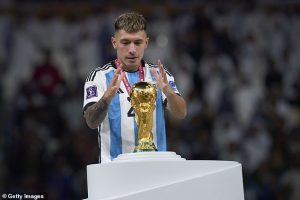 ESR อาจคัมแบ็คปืนดวลนิว, ‘มาร์ติเนซ-ดาโลท์’ ลุ้นคืนทัพผี…ปรีวิว พรีเมียร์ลีก