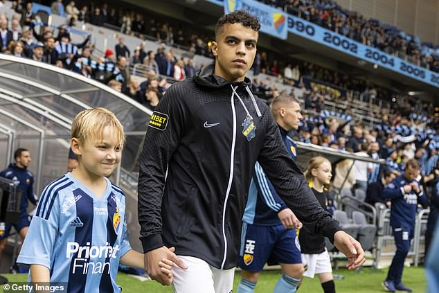 ไบรจ์ตันถกคว้ากลางดาวรุ่งสวีเดน 5 ลป.