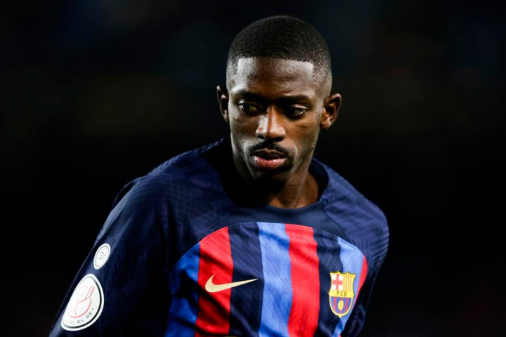 ปูดหงส์,สาลิกาสนฉีกสัญญาคว้า ‘เด็มเบเล่’