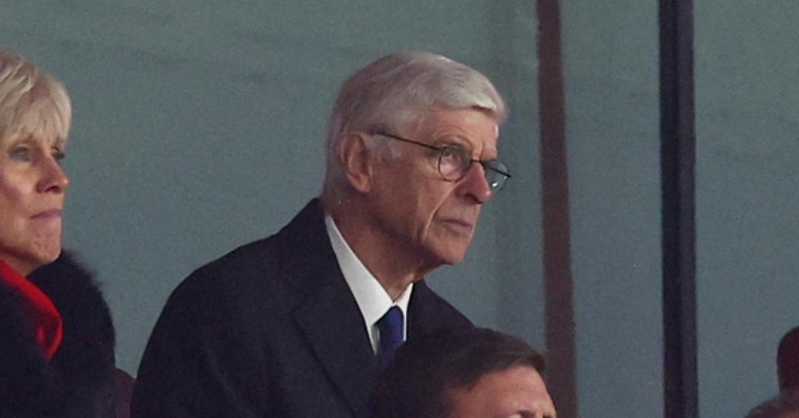 พี่ต้าเผย ‘เวนเกอร์’ เยี่ยมห้องแต่งตัวเกมฟัดค้อน