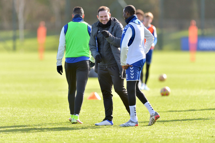 ปัญหารอบด้าน! แฉ ‘แลมพ์’ ขัดแย้งหนักสั่ง ‘ดูคูเร่’ แยกซ้อม