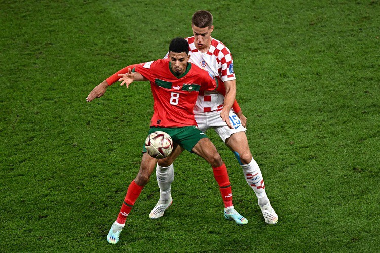 ยูงทองควงนาโปลียื่นข้อเสนอแย่งคว้า ‘อูนาฮี’