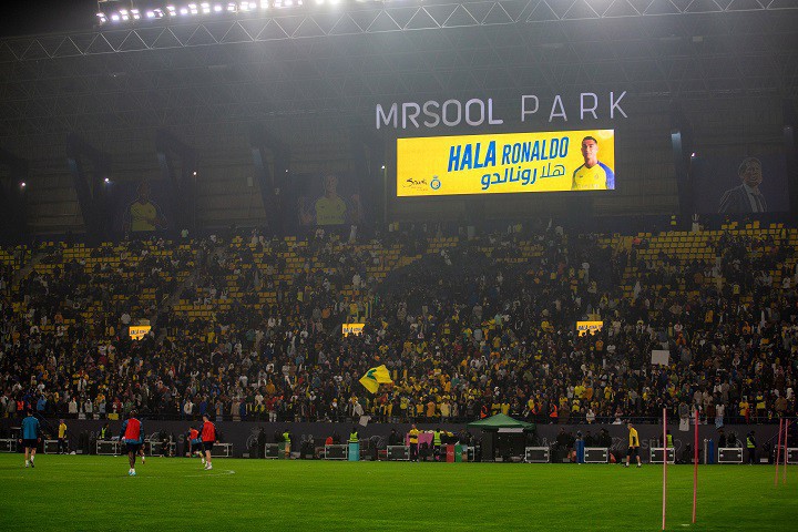 เกม ‘อัล นาสเซอร์’ ต้องเลื่อนแข่งหลังระบบไฟฟ้ามีปัญหา