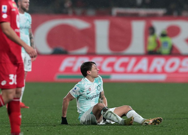 งูกังวล ‘บาเรลล่า, ชัลฮาโนกลู’ เจ็บเซ่นเจ๊ามอนซ่า