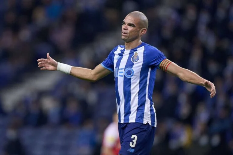 เผยปอร์โต้พร้อมต่อสัญญา ‘เปเป้’ อยู่เล่นยันอายุ 42