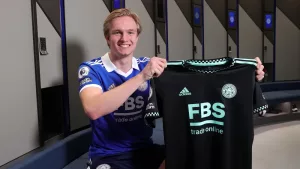 รายแรก! จิ้งจอกเปิดตัว ‘คริสเตียนเซ่น’ แบ็คซ้ายโคนม 17 ลป.