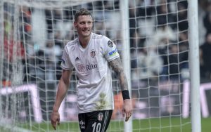 ปธ.เบซิคตัสยันไม่ปล่อย ‘เวกฮอร์สต์’ หากไร้หอกใหม่