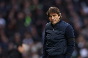 เลวี่โดนเฉย! อดีตแข้งปืนชี้ไก่ฟอร์มห่วยต้องโทษ ‘น้าคอน’