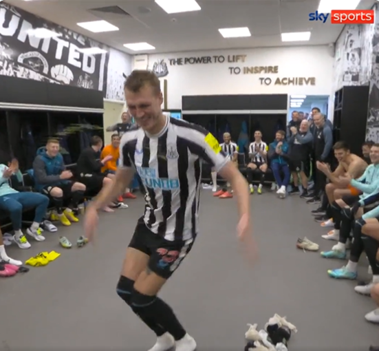 เผยคลิป ‘ฮาว’ คุยลูกทีมหลังคว้าชัย-‘เบิร์น’ เต้นโชว์