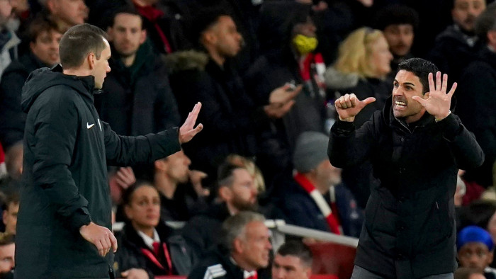 เหมือนตัวตลก! ซัตตันสับ ‘พี่ต้า’ โวยเปาเกินเหตุ