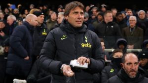 ‘น้าคอน’ เผยผ่าตัดลุล่วง รอฟื้นตัวก่อนหวนคุมไก่