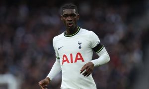 เริ่มน่วม… ไก่เฟิร์ม ‘บิสซูม่า’ เจ็บข้อเท้าต้องผ่าตัด