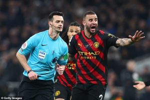 ‘วอล์คเกอร์’ เตือนปืนระวังจุดเปลี่ยนลุ้นแชมป์