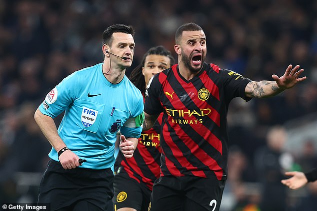 ‘วอล์คเกอร์’ เตือนปืนระวังจุดเปลี่ยนลุ้นแชมป์