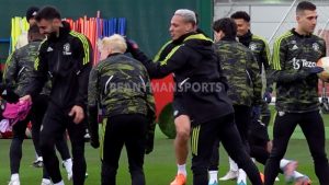 ไม่ต้องเขิน! ‘แอนโทนี่’ ฉกหมวก ‘การ์นาโช่’ เผยสีผมใหม่