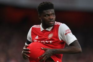 พี่ต้าเฟิร์ม ‘ปาร์เตย์’ เจ็บ-แจงใช้ ‘โทมิยาสุ’ ลงตัวจริง