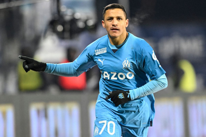 อองรียก ‘อเล็กซิส’ นักเตะตัวอย่าง แม้จบไม่สวยกับปืน