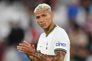 ‘คาร์ร่า’ ชี้ไก่พังเพราะเสริมทัพแย่-ยก ‘ริชาร์ลิซอน’ เป็นตัวอย่าง