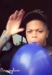 ‘ไบลี่ย์’ คึกปาร์ตี้ยันสว่างโชว์ดูดแก๊สหัวเราะ