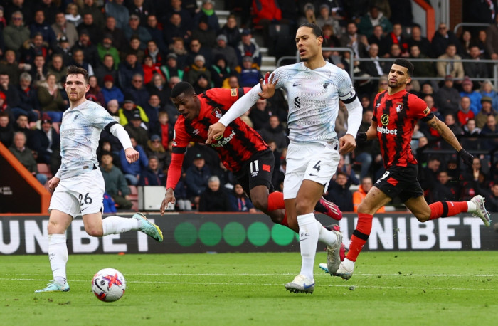 คนนี้ปล่อยจอย! กูรูร่วมสับ ‘ฟาน ไดจ์ค’ ขาดความทุ่มเท