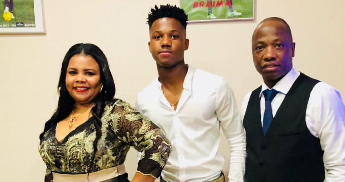 สื่อเผย… ‘ฟาติ’ เซ็ง ‘พ่อ’ ออกสื่อแนะย้ายทีม