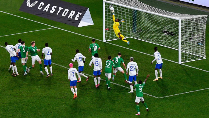 เซฟแห่งซีซั่น! เดเด้ซูฮก ‘เมญอง’ บินปัดเหลือเชื่อ