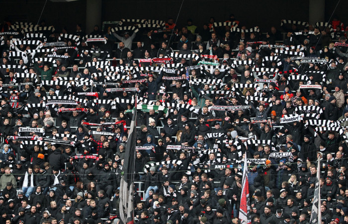 แฟรงเฟิร์ตฉุน ‘รบ.เลี่ยน’ ห้ามซื้อตั๋วเยือนนาโปลี