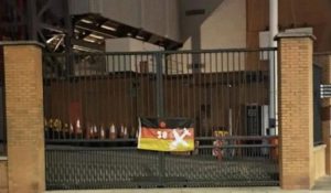 แม้โค้ชขอไว้… แฟนถ่อย ‘หงส์-ผี’ ยังล้อโศกนาฏกรรม