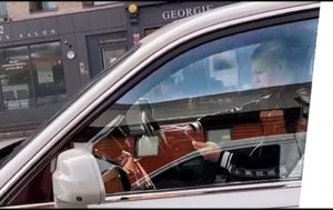 ตำรวจสอบเหตุ ‘ฮาลันด์’ ใช้มือถือขณะขับรถ