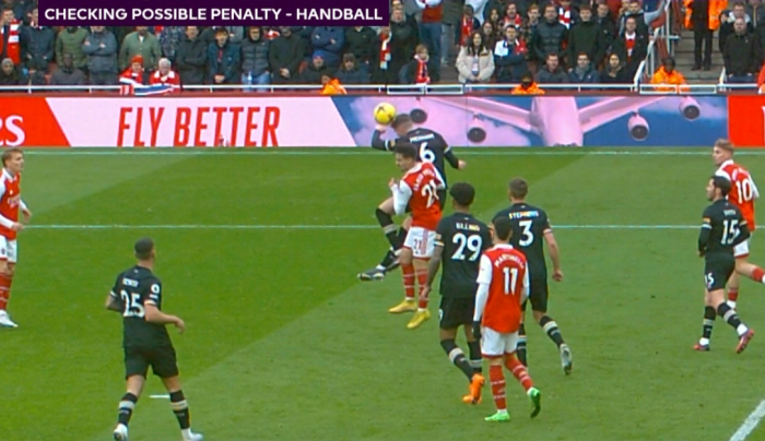 ไม่แฮนด์ได้ไง?… กูรูร่วมชี้ VAR ควรให้จุดโทษ ‘ปืน’