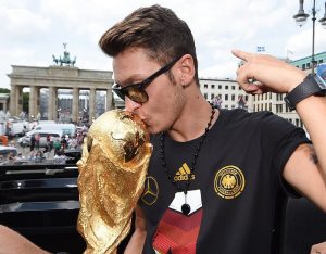 ขอให้โชคดี! ‘เทพปรือ’ แขวนสตั๊ดแล้วในวัย 34 ปี