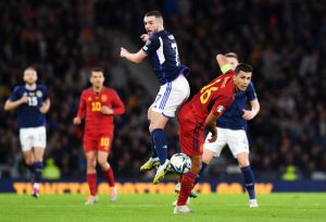 แต่ไม่แกล้งเจ็บ! แม็คกินน์รับ ‘วิสกี้’ ถ่วงเวลาใส่กระทิง