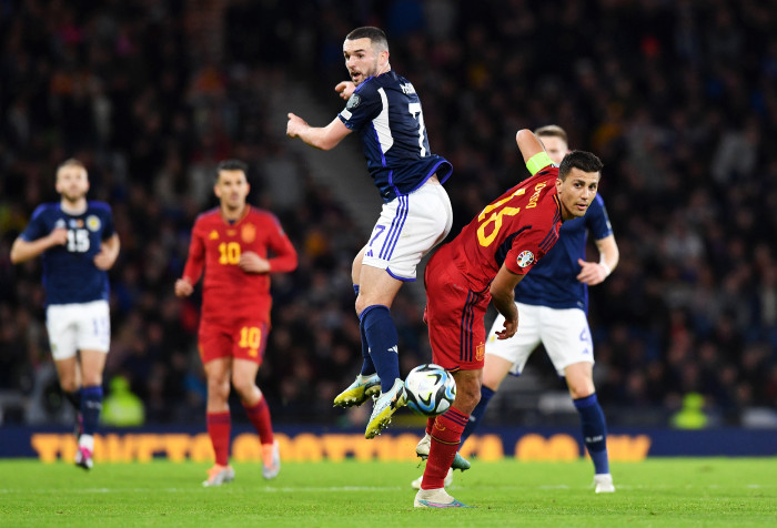 แต่ไม่แกล้งเจ็บ! แม็คกินน์รับ ‘วิสกี้’ ถ่วงเวลาใส่กระทิง