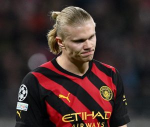 ส่อเค้าวืด! พ่อยอมรับ ‘ฮาลันด์’ ไม่ชัวร์ฟิตทันบู๊หงส์