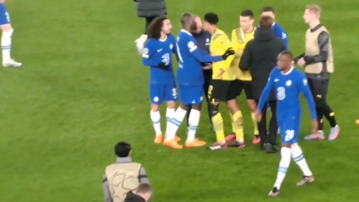 คนไม่แพ้! คลิป ‘จู๊ด’ โยนขวด,ปัดกล้อง,ผลัก ‘คูคูเรญ่า’