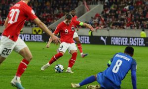 ผีสะดุ้ง! ‘ซาบิทเซอร์’ เจ็บเข่าลุ้นฟิตช่วยออสเตรีย