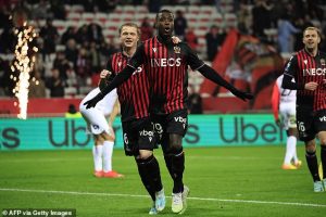 ‘เปเป้’ รับไม่รู้อนาคตในซุ้มปืน