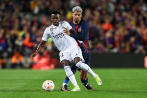 อย่าพูดเยอะ! ‘อเราโฮ่’ แนะ ‘วินิซิอุส’ โฟกัสฟุตบอล