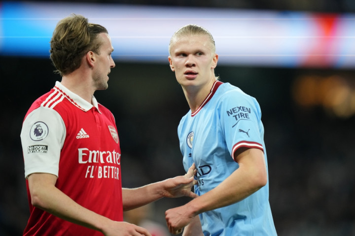 เพิ่งโดนเขายิงมา! ตำนานปืนสับ ‘โฮลดิ้ง’ ยิ้มร่ากับ ‘ฮาลันด์’