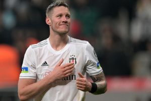 เบซิคตัสสนคว้า ‘เวกฮอร์สต์’ อีกหน หากผีไม่ซื้อขาด